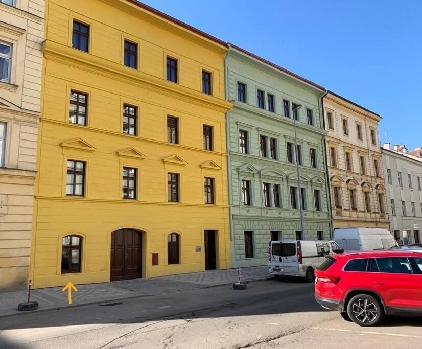Studio V Prizemi S Kuchyni A Koupelnou Praga Zewnętrze zdjęcie